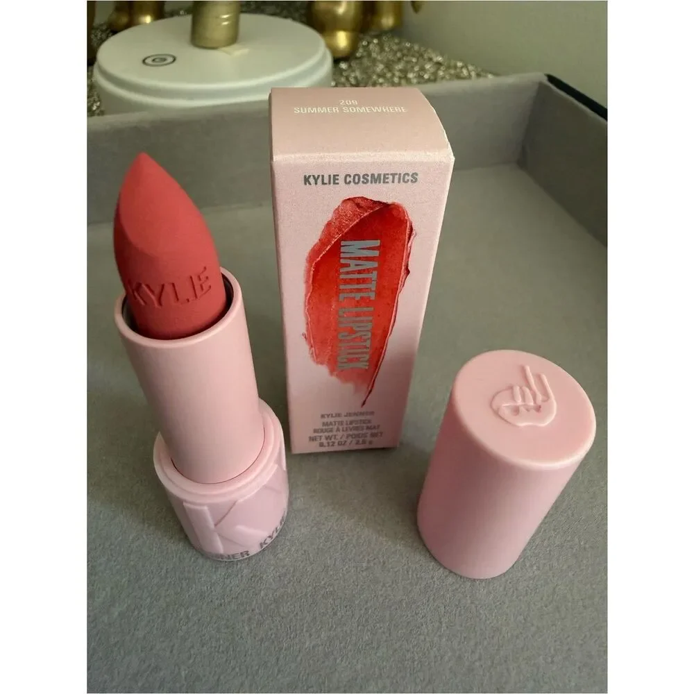 KYLIE COSMETICS MATTE LIPSTICK 209 SUMMER SOMEWHERE PINK CORAL